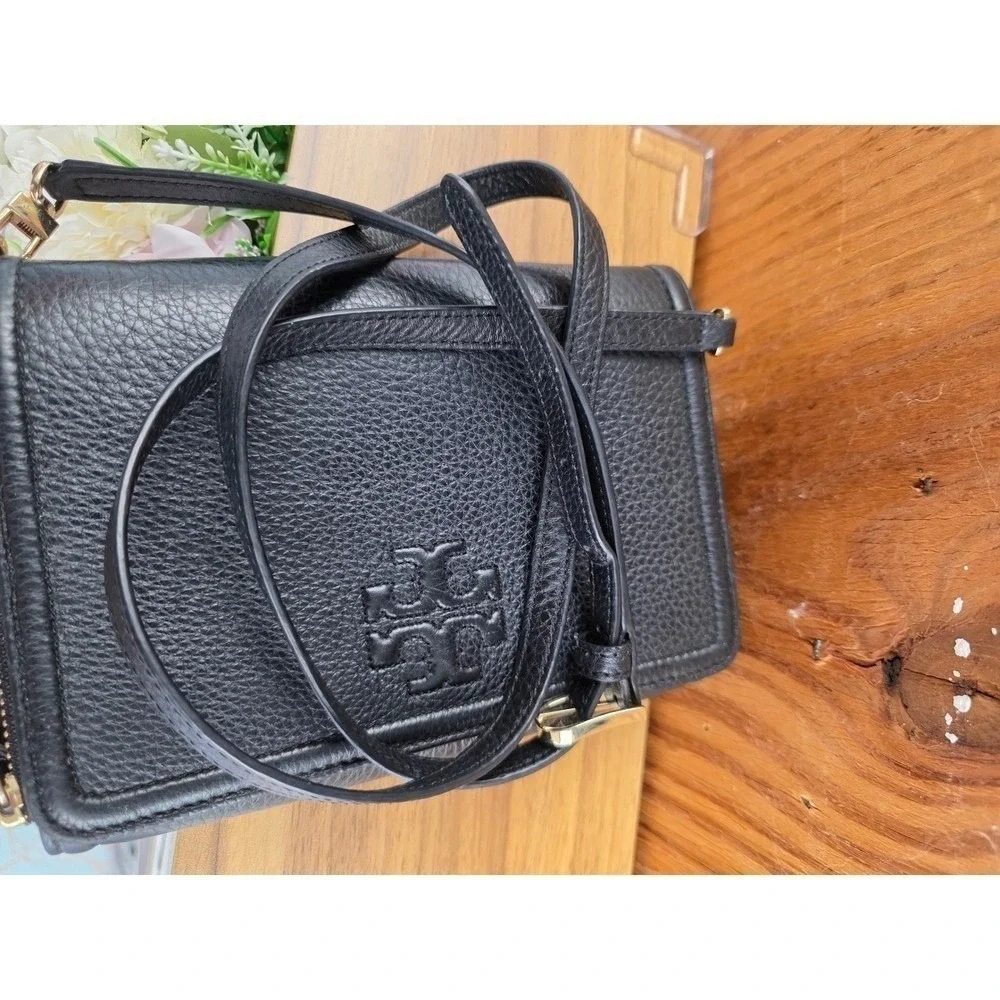 Tory Burch Thea Crossbody Wallet Bag Black Pebbled Leather Gold Hardware